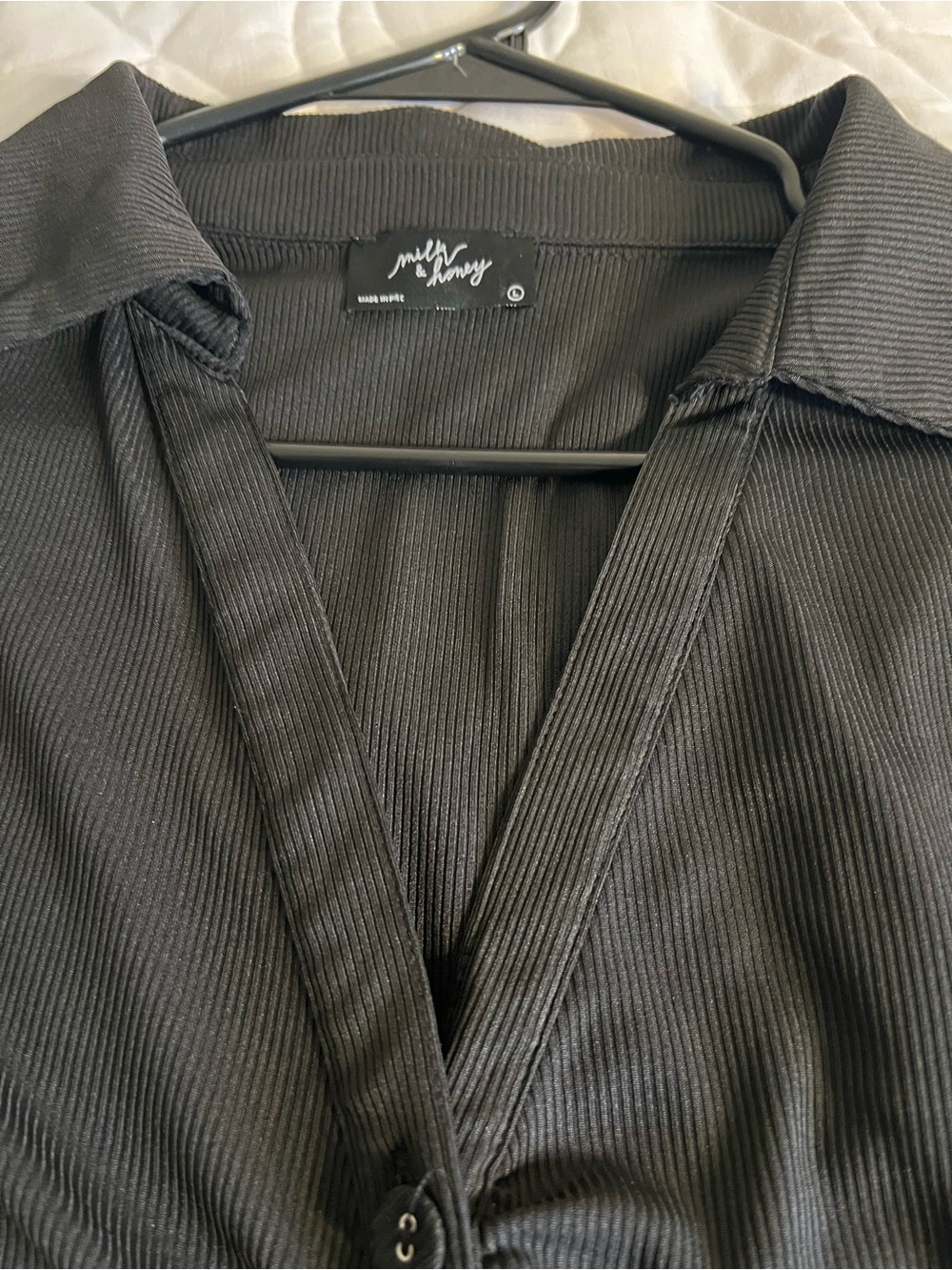 Black Ruched Button-Down Collared Top - Picture 3 of 7